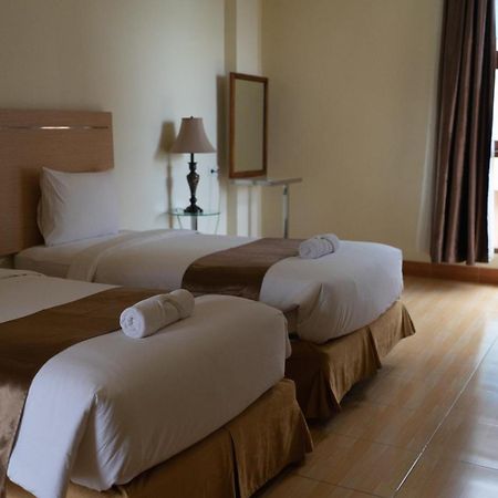 Revayah Hotels Ruteng Eksteriør billede