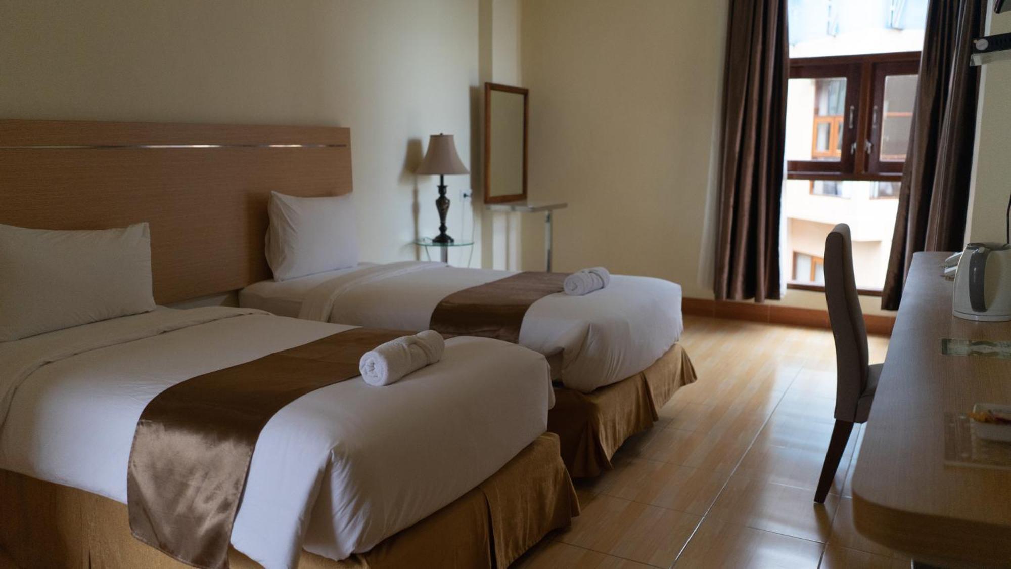 Revayah Hotels Ruteng Eksteriør billede