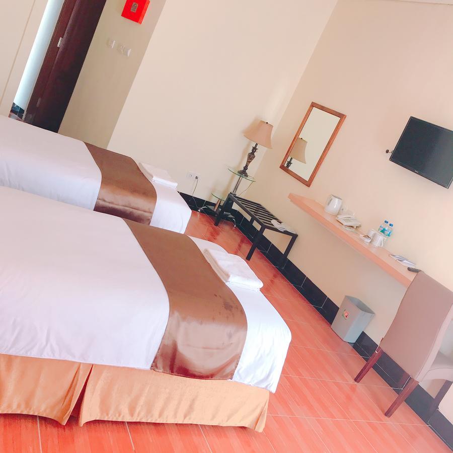 Revayah Hotels Ruteng Eksteriør billede