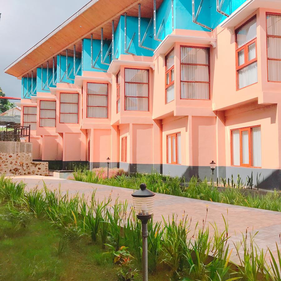 Revayah Hotels Ruteng Eksteriør billede